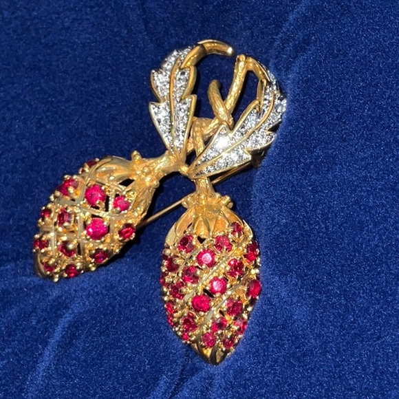 Camrose & Kross JBK Swarovski Crystal Berry Mother’s Brooch Pin IOB - Picture 1 of 9